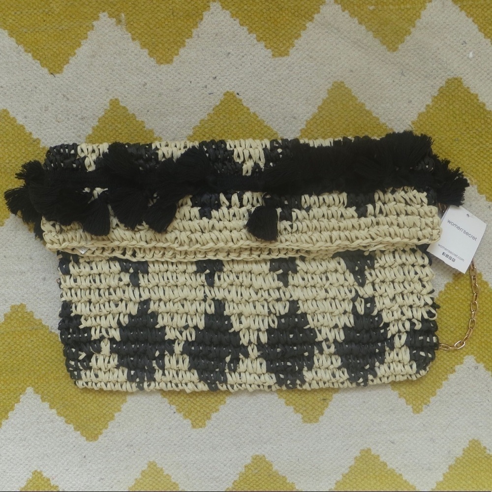 Black and Cream Straw Crossbody Bag, NWT 🔴CLEARANCE🔴